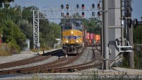 UP 7265 leads an intermodal train on the Indiana Harbor Belt mainline through LaGrange